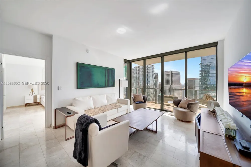 88 SW 7th St #3203 Miami, FL 33130