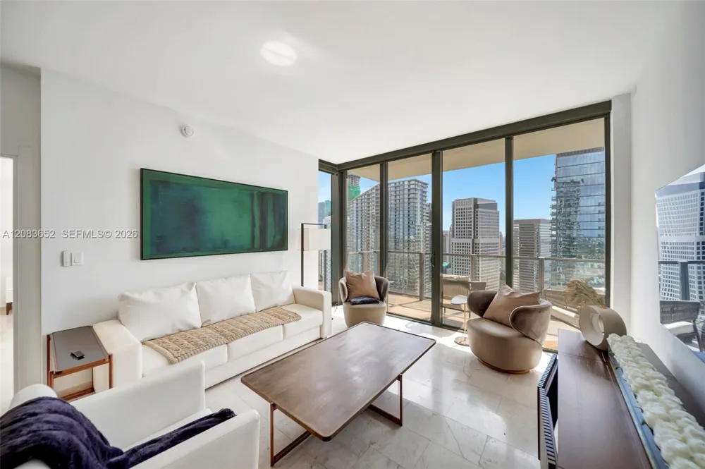 88 SW 7th St #3203 Miami, FL 33130