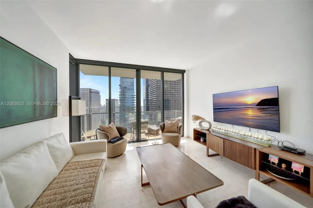 88 SW 7th St #3203 Miami, FL 33130
