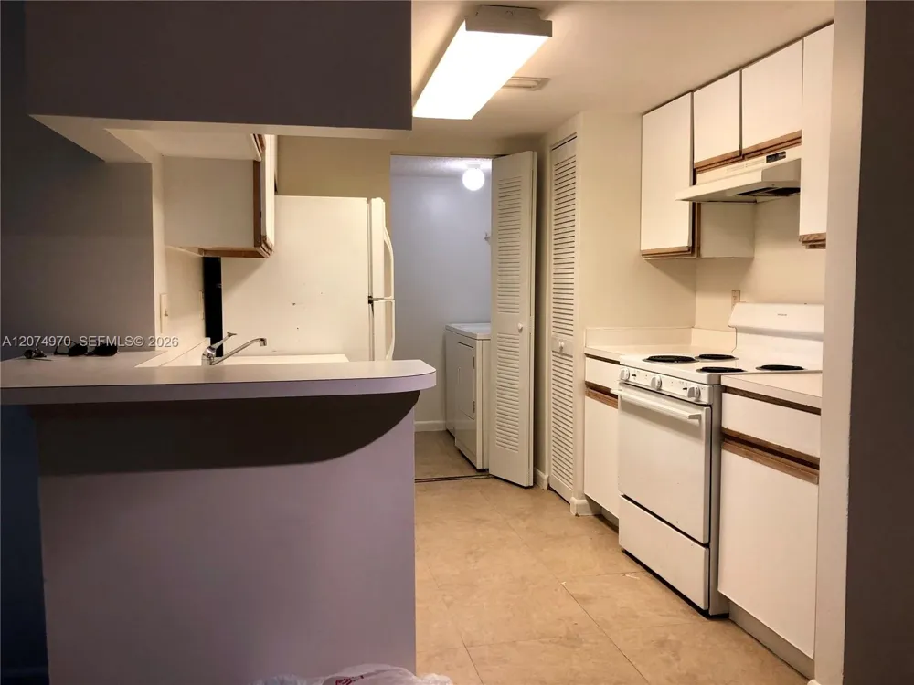 9855 Westview Dr #715 Coral Springs, FL 33076