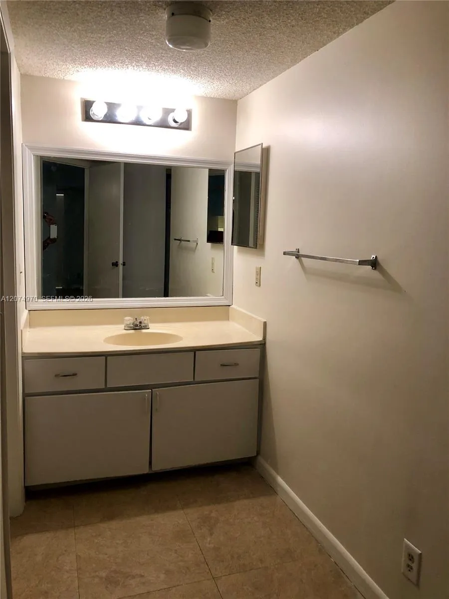 9855 Westview Dr #715 Coral Springs, FL 33076