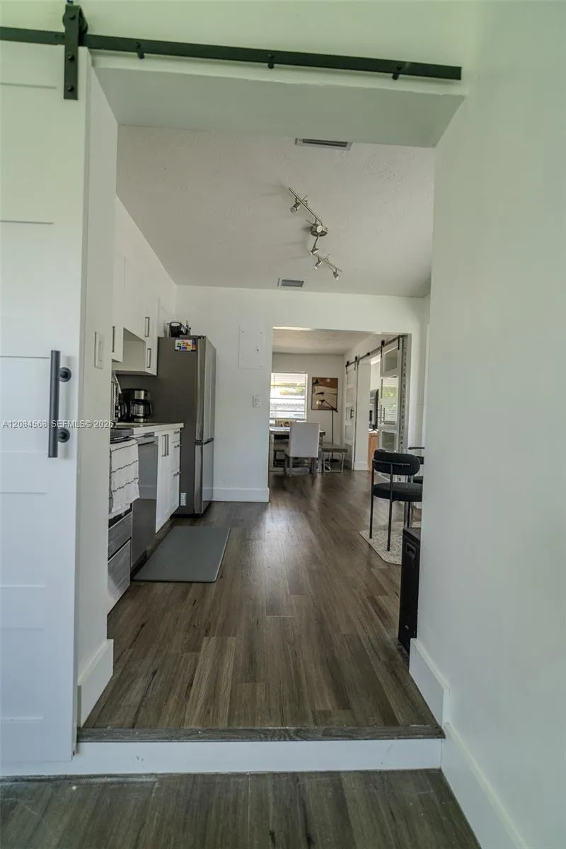 2533 Wiley St Hollywood, FL 33020