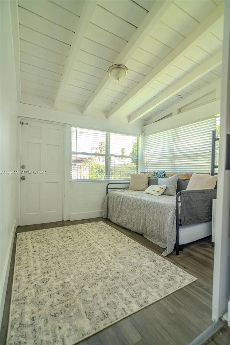2533 Wiley St Hollywood, FL 33020