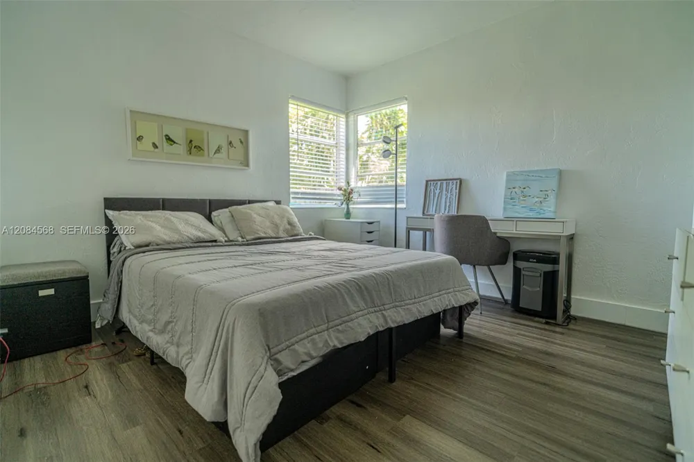 2533 Wiley St Hollywood, FL 33020