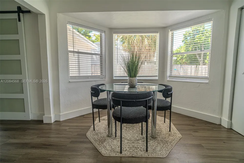 2533 Wiley St Hollywood, FL 33020