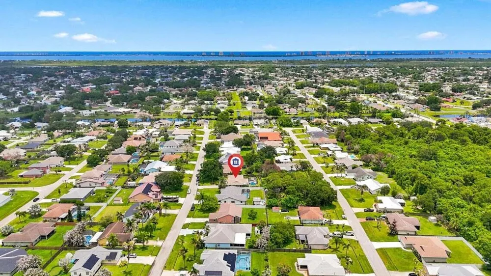 2526 SE VICTORY AVENUE Port St. Lucie, FL 34952