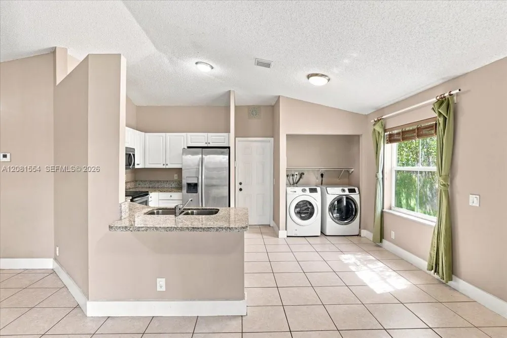 1619 Orion Ln Weston, FL 33327
