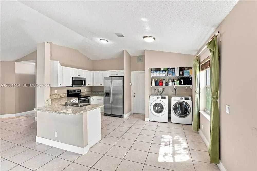 1619 Orion Ln Weston, FL 33327