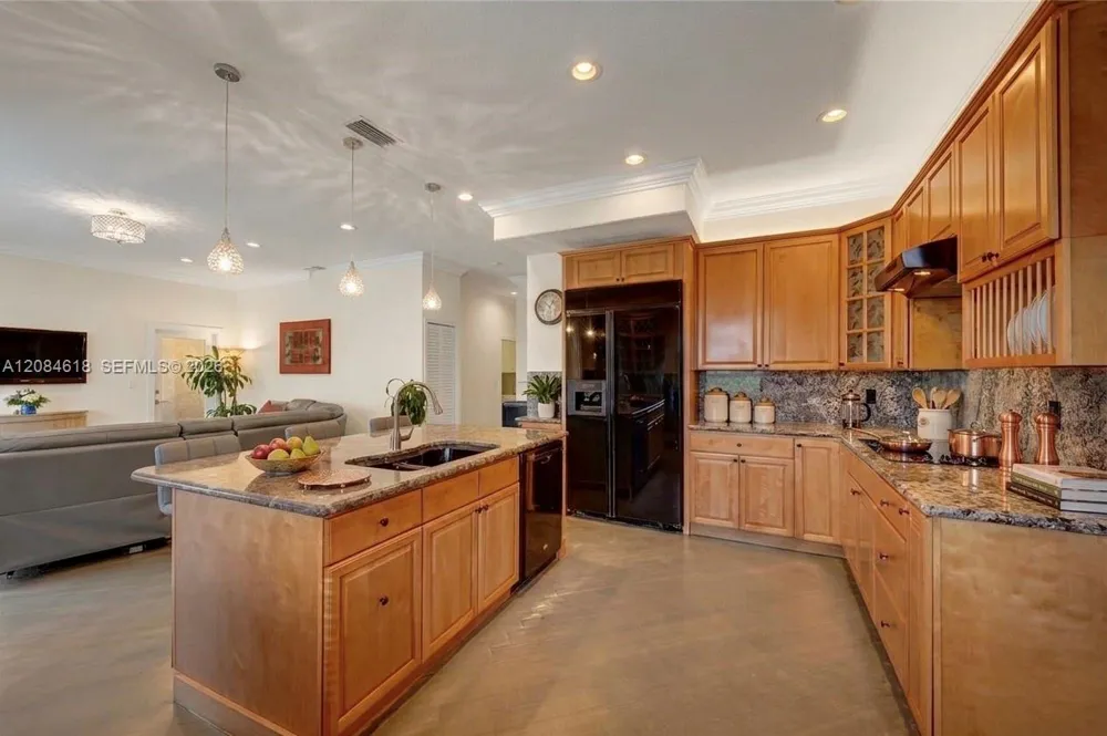 1580 SW 164th Ave Pembroke Pines, FL 33027