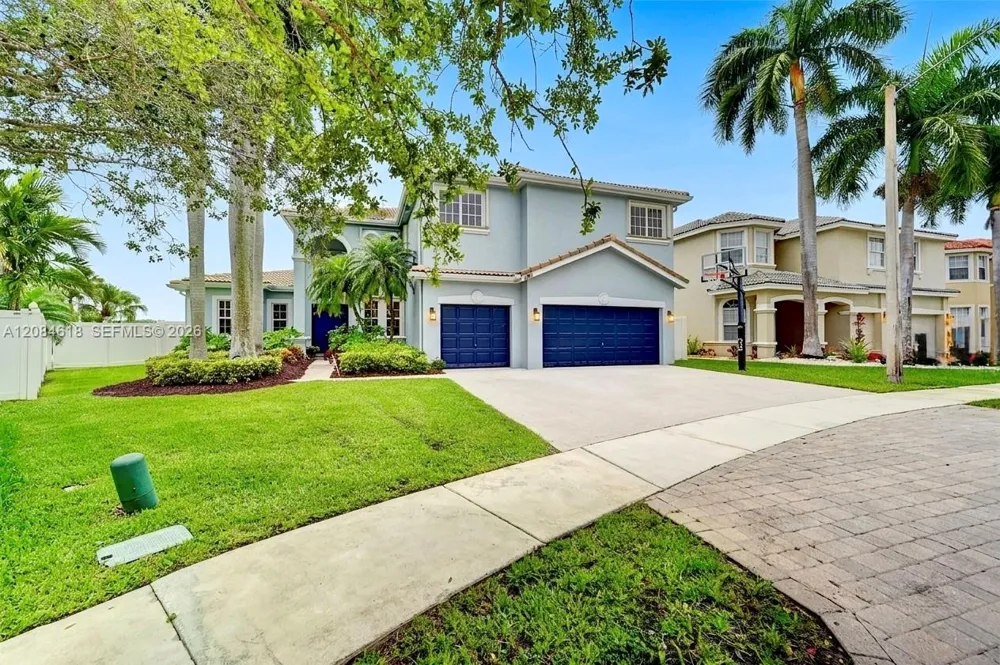 1580 SW 164th Ave Pembroke Pines, FL 33027