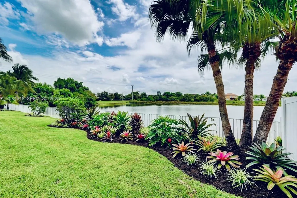1580 SW 164th Ave Pembroke Pines, FL 33027