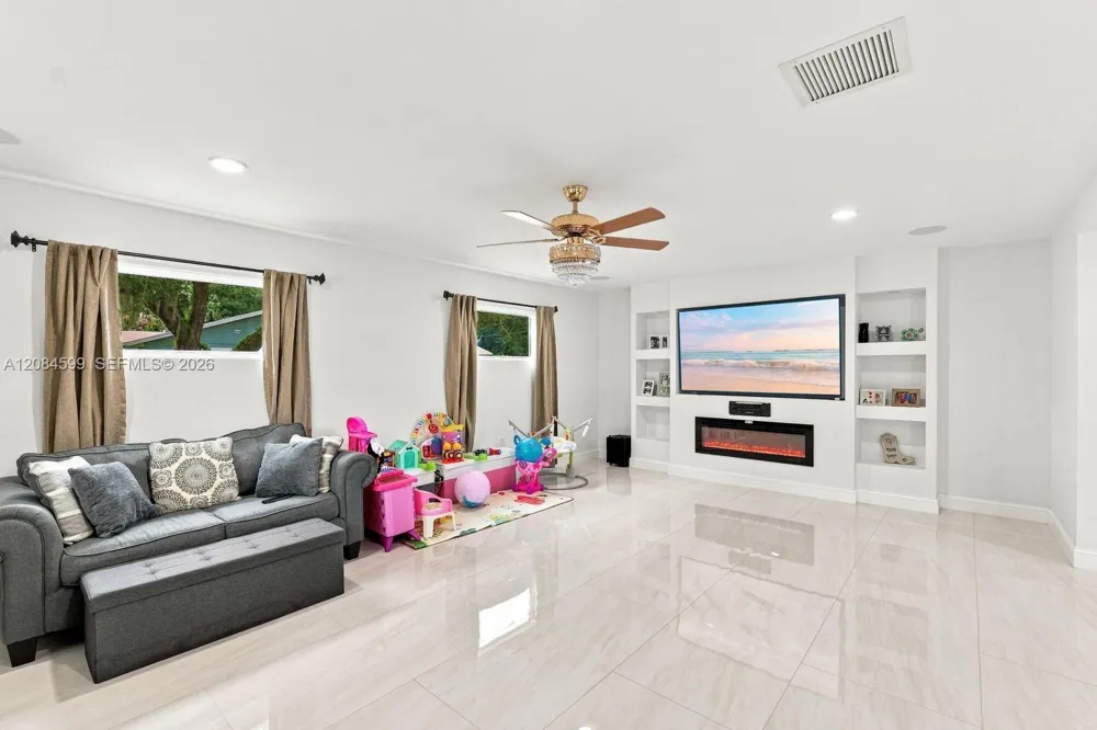 1575 HARLOCK RD Melbourne, FL 32934