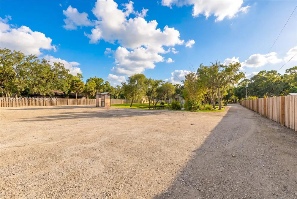 1575 HARLOCK RD Melbourne, FL 32934