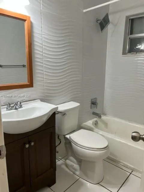 103 SE 5th St #b Dania Beach, FL 33004