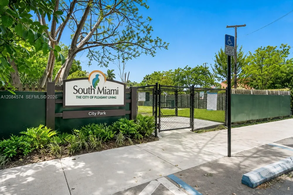 6330 SW 79th St #19 South Miami, FL 33143