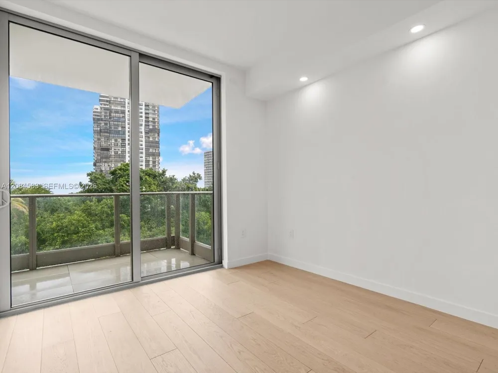 2200 Brickell Avenue #402 Miami, FL 33129