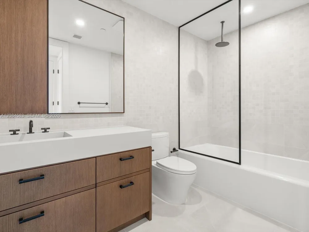 2200 Brickell Avenue #402 Miami, FL 33129