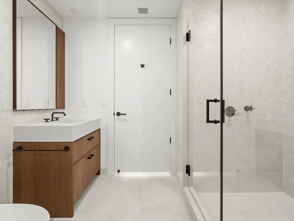 2200 Brickell Avenue #402 Miami, FL 33129