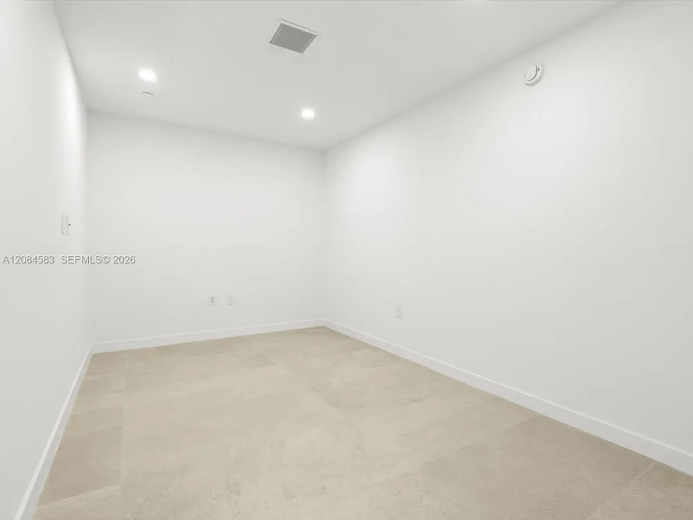 2200 Brickell Avenue #402 Miami, FL 33129