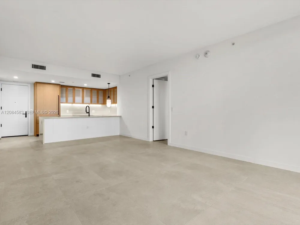 2200 Brickell Avenue #402 Miami, FL 33129