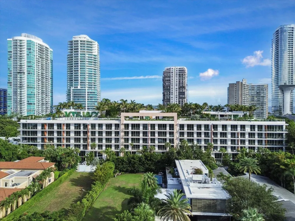 2200 Brickell Avenue #402 Miami, FL 33129