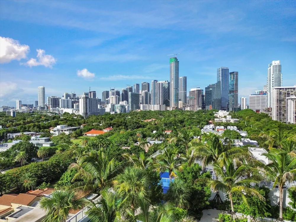 2200 Brickell Avenue #402 Miami, FL 33129