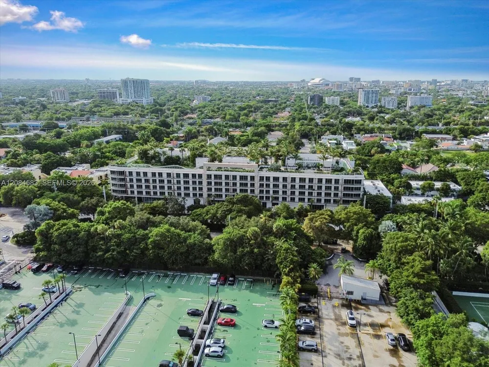 2200 Brickell Avenue #402 Miami, FL 33129