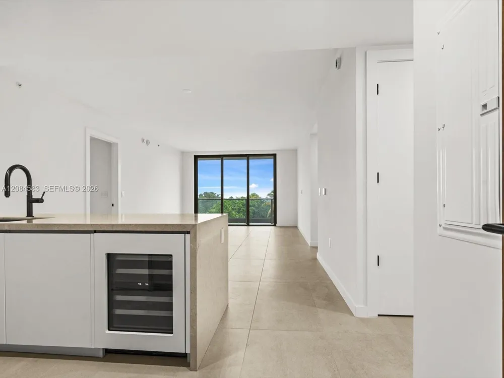 2200 Brickell Avenue #402 Miami, FL 33129