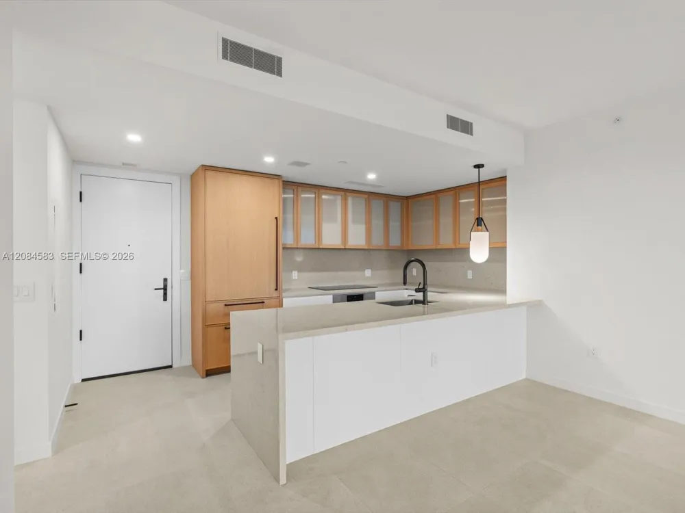 2200 Brickell Avenue #402 Miami, FL 33129