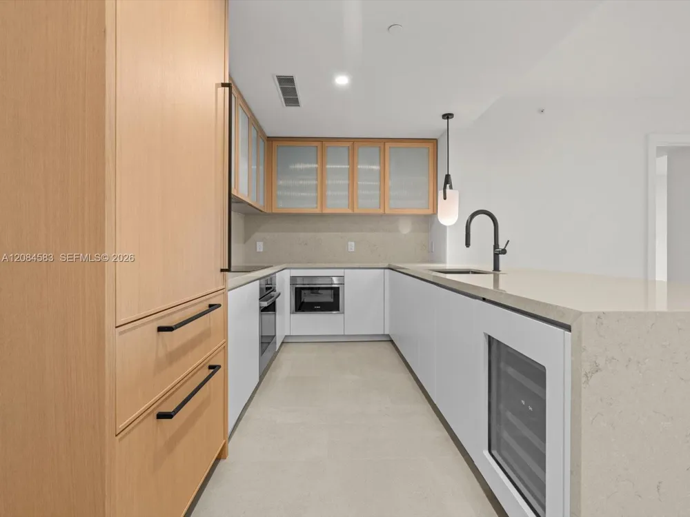 2200 Brickell Avenue #402 Miami, FL 33129