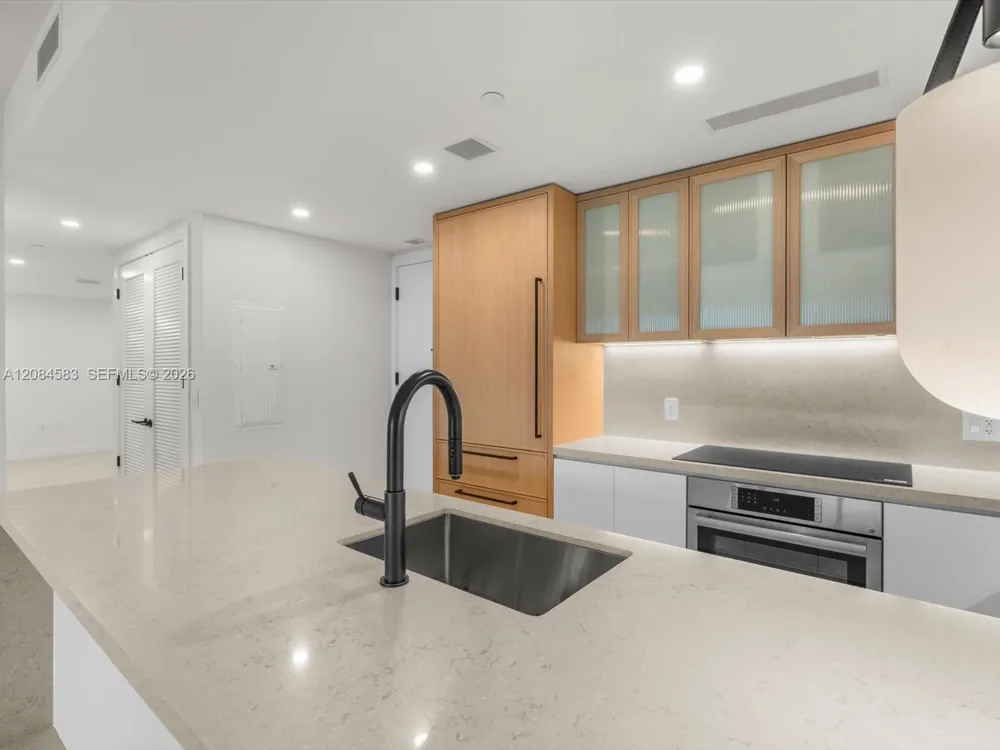 2200 Brickell Avenue #402 Miami, FL 33129