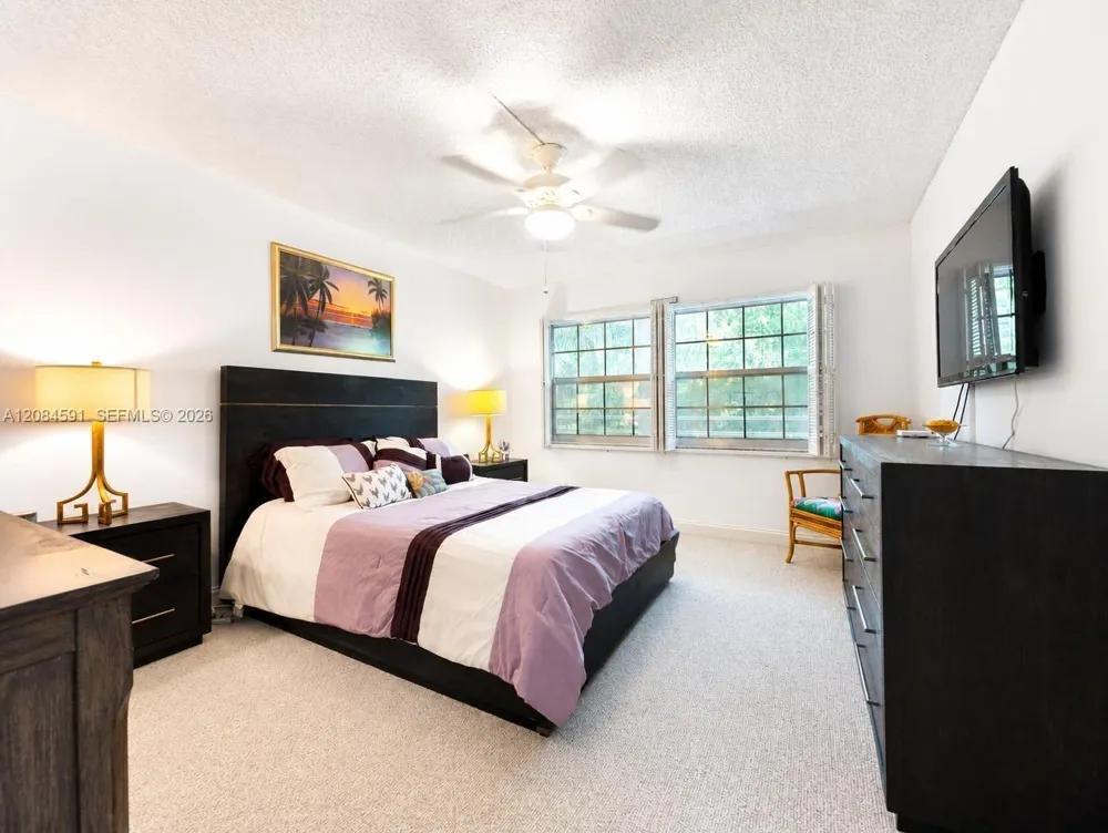 3980 Oaks Clubhouse Dr #409 Pompano Beach, FL 33069