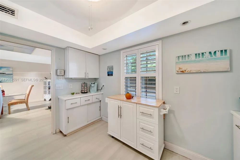 3980 Oaks Clubhouse Dr #409 Pompano Beach, FL 33069