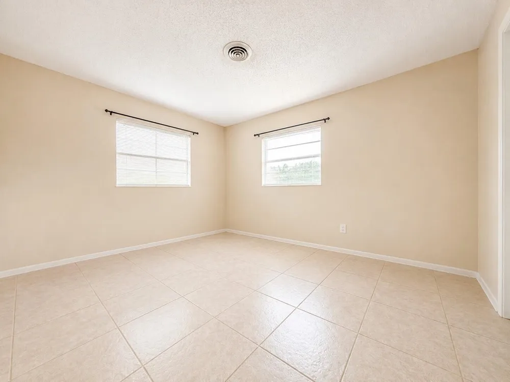 1365 29TH AVENUE Vero Beach, FL 32960