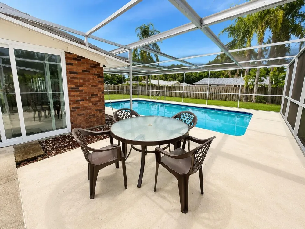1365 29TH AVENUE Vero Beach, FL 32960