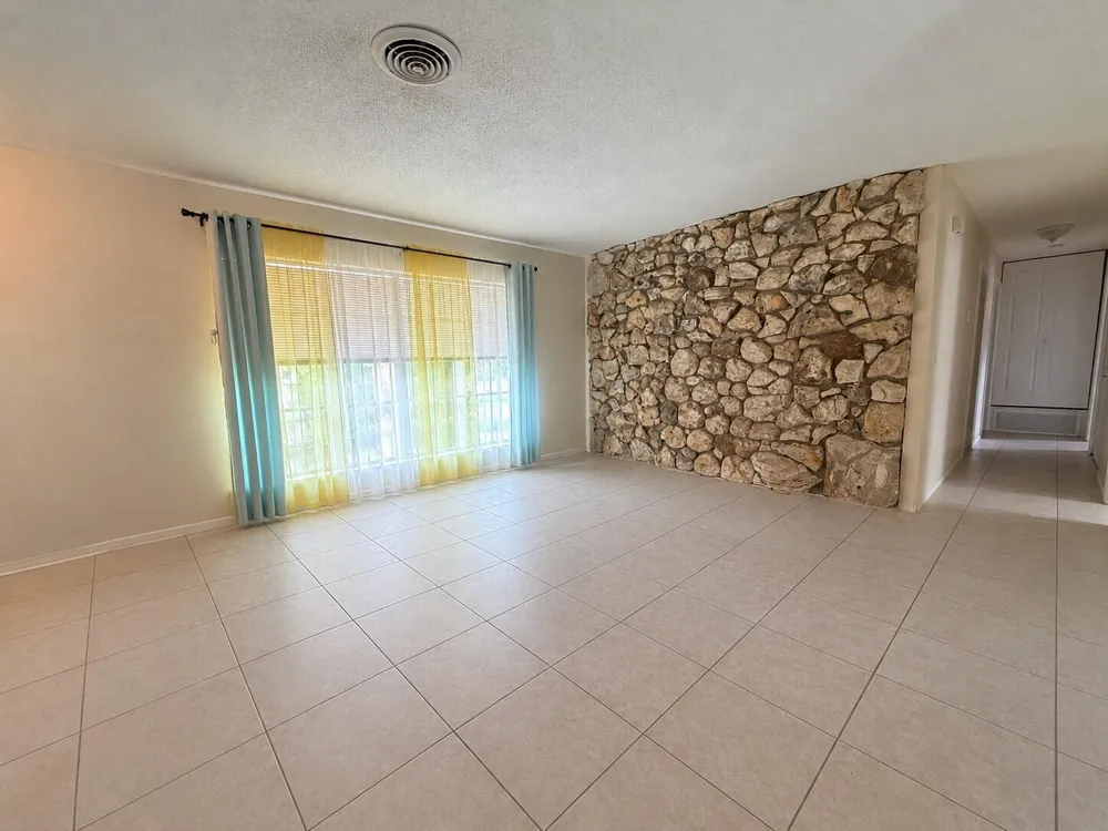 1365 29TH AVENUE Vero Beach, FL 32960