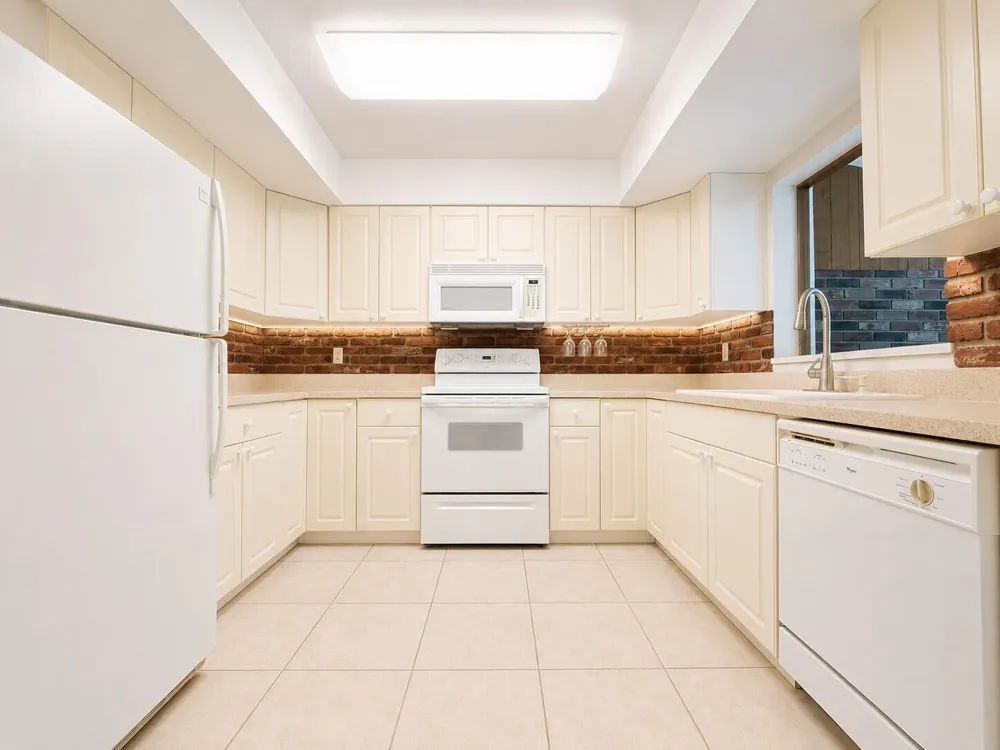 1365 29TH AVENUE Vero Beach, FL 32960