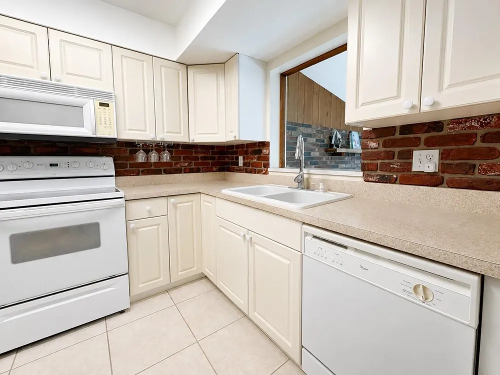 1365 29TH AVENUE Vero Beach, FL 32960