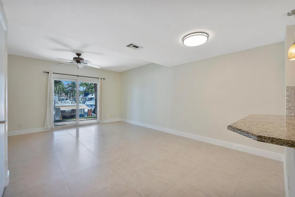 2571 NE 15TH STREET Pompano Beach, FL 33062