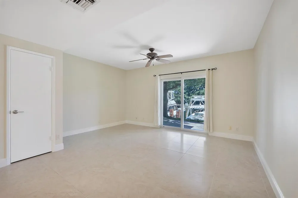 2571 NE 15TH STREET Pompano Beach, FL 33062
