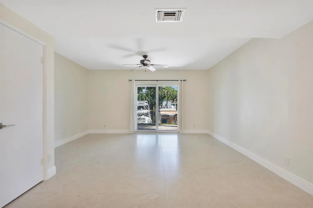 2571 NE 15TH STREET Pompano Beach, FL 33062
