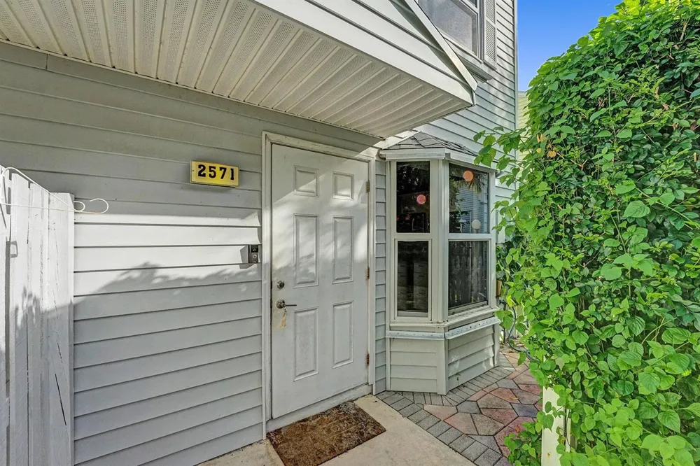 2571 NE 15TH STREET Pompano Beach, FL 33062