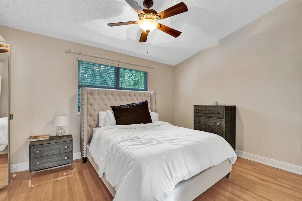 2571 NE 15TH STREET Pompano Beach, FL 33062