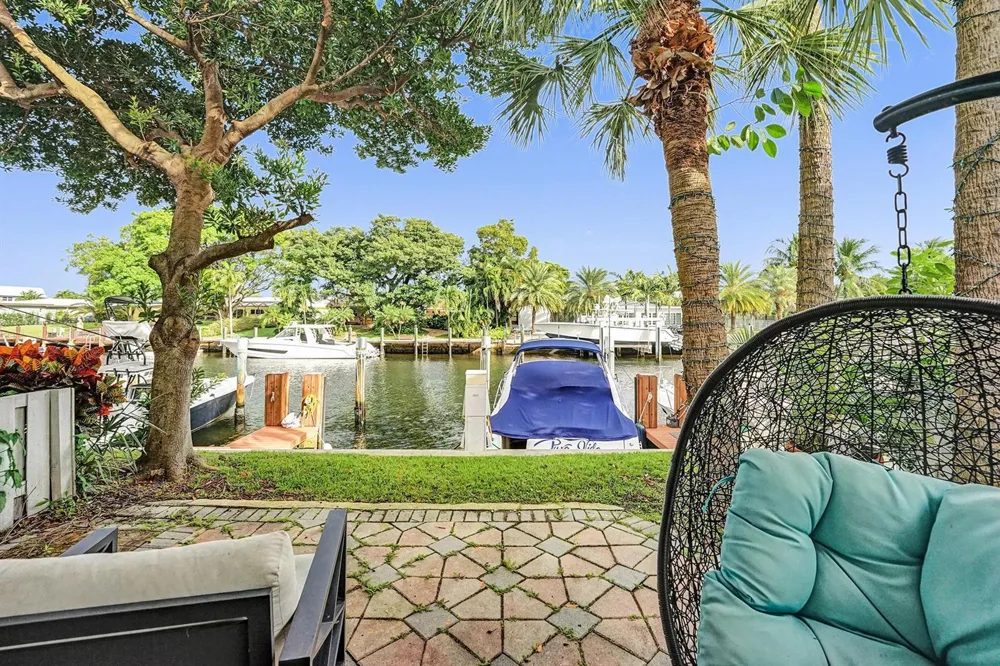 2571 NE 15TH STREET Pompano Beach, FL 33062