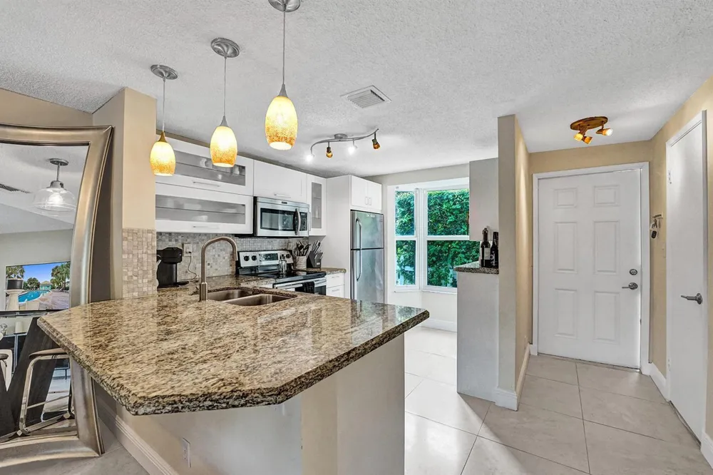 2571 NE 15TH STREET Pompano Beach, FL 33062