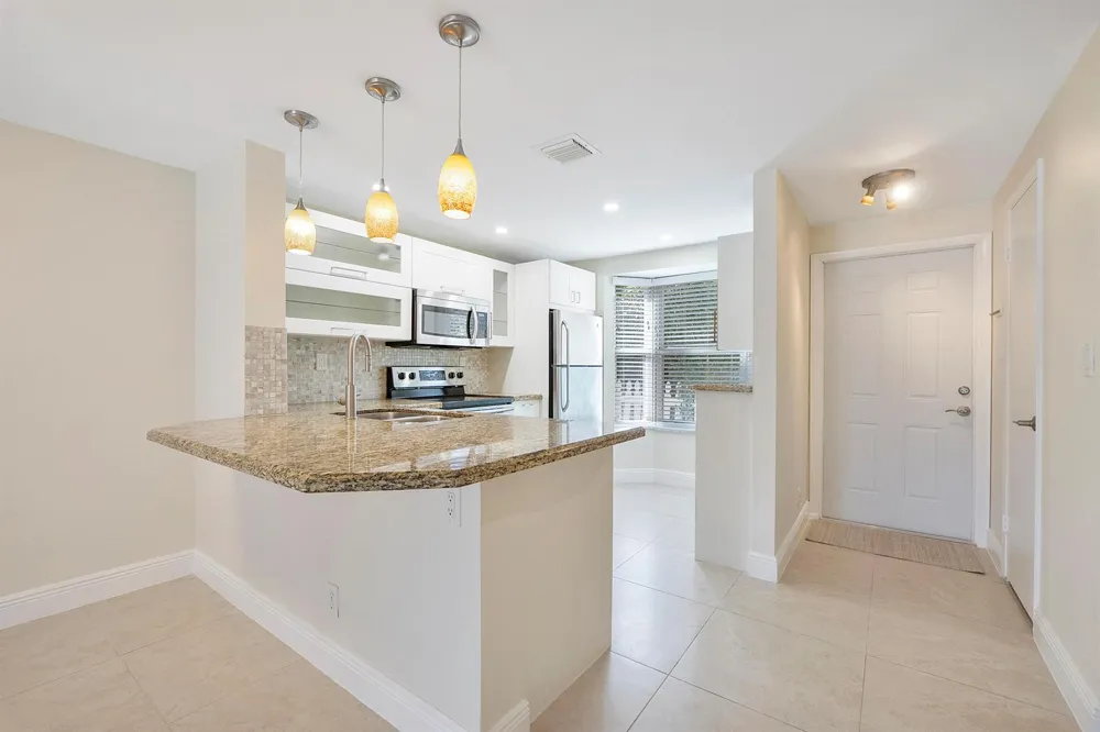 2571 NE 15TH STREET Pompano Beach, FL 33062