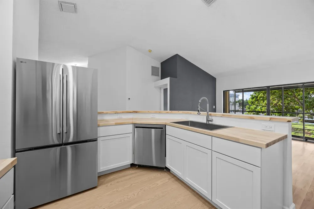 15 Via De Casas Sur #204 Boynton Beach, FL 33426
