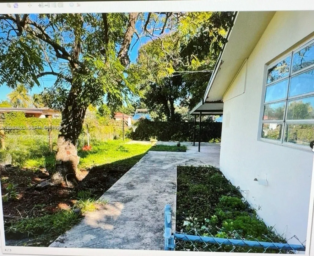1020 NW 106th St #Rear Miami, FL 33150