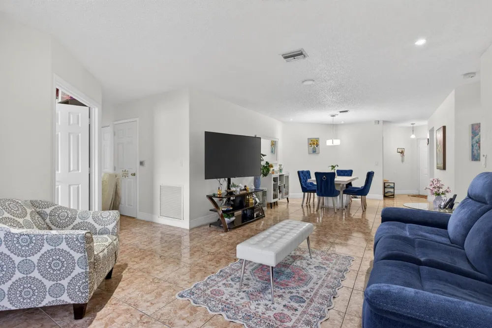 4151 CORAL TREE CIRCLE #251 Coconut Creek, FL 33073
