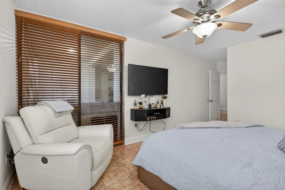 4151 CORAL TREE CIRCLE #251 Coconut Creek, FL 33073